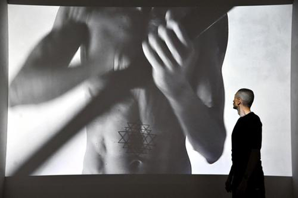 VAndrea Morucchio, Rivoluzioni (2011), video performance and installation, exhibition view at the VENICE INTERNATIONAL PERFORMANCE ART WEEK 2012 by Nicola Bustreo.