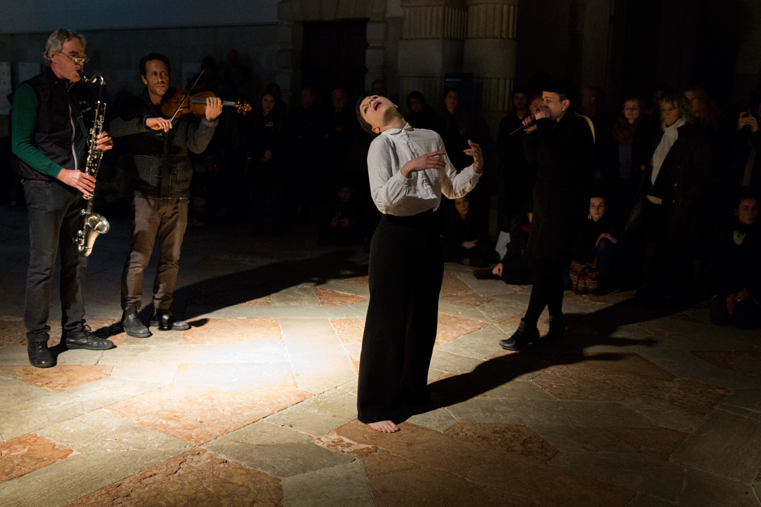 Terry Smith, The Foundling. Venice International Performance Art Week (2014). Photograph by Monika Sobczak.